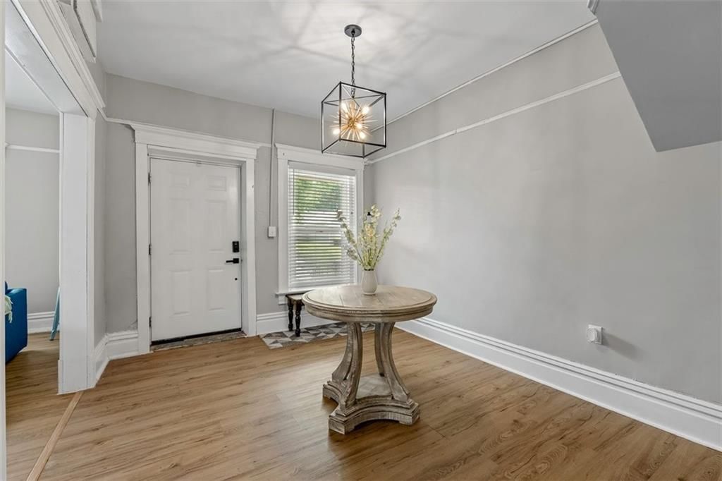 2329 Park Avenue — photo 2