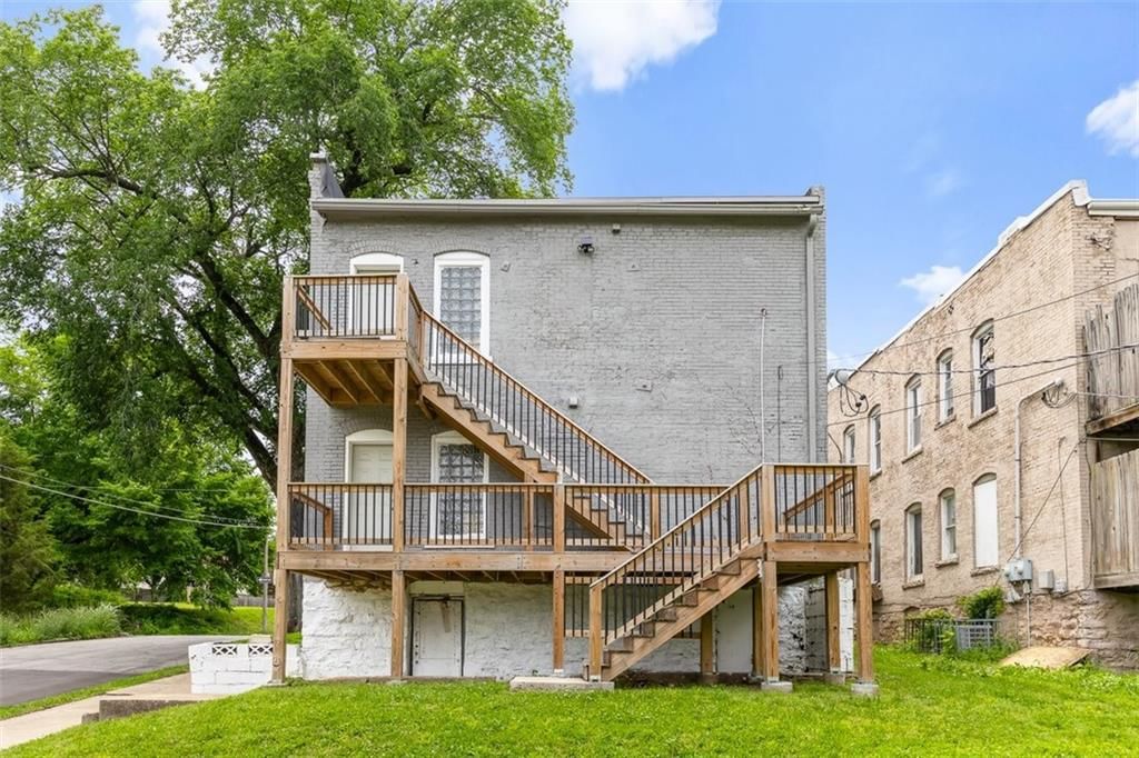 2329 Park Avenue — photo 21