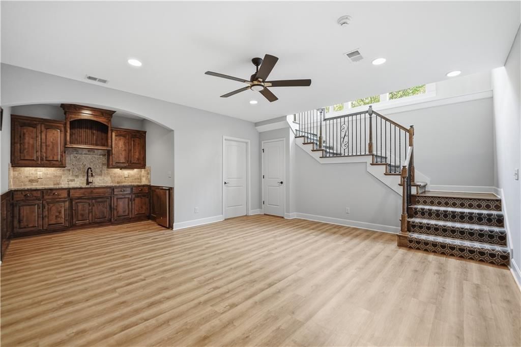 9892 Hollis Lane — photo 33