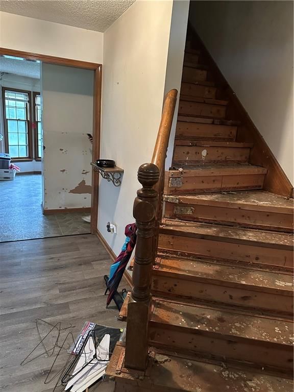 300 N Persimmon Drive — photo 3