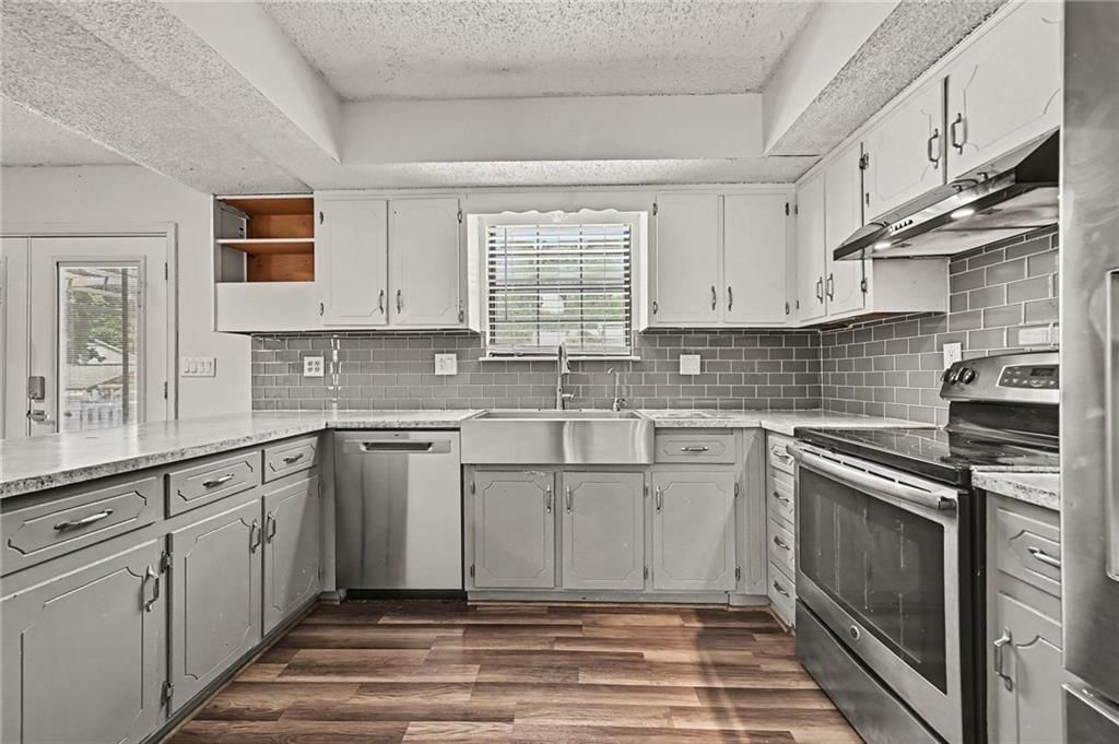 5528 Swartz Road — photo 4