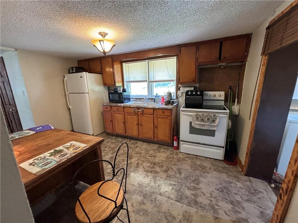 216 W Marshall Street — photo 6