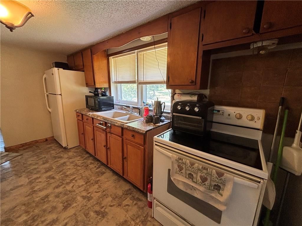 216 W Marshall Street — photo 7