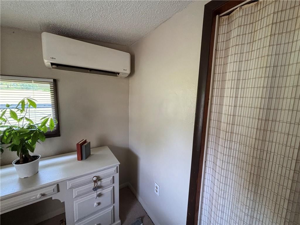 216 W Marshall Street — photo 12