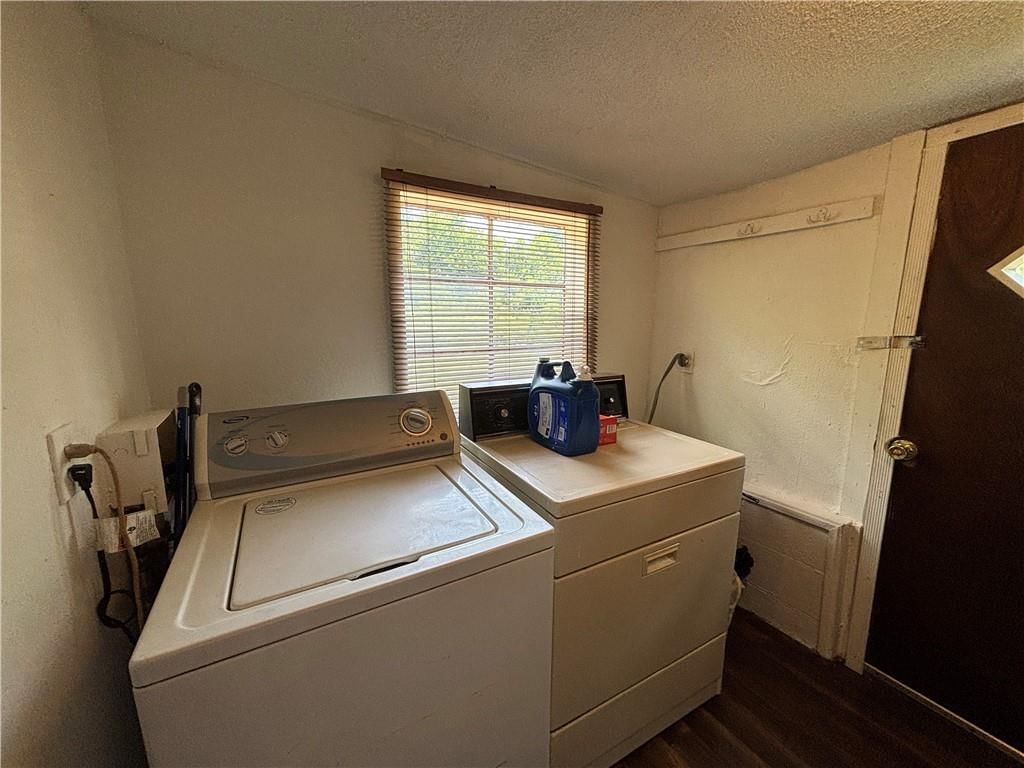 216 W Marshall Street — photo 13