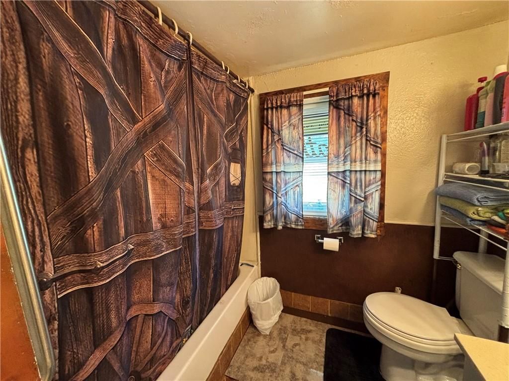 216 W Marshall Street — photo 14