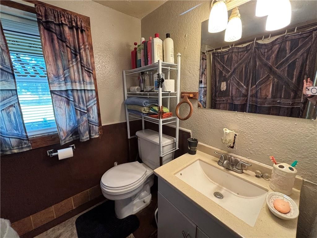 216 W Marshall Street — photo 15
