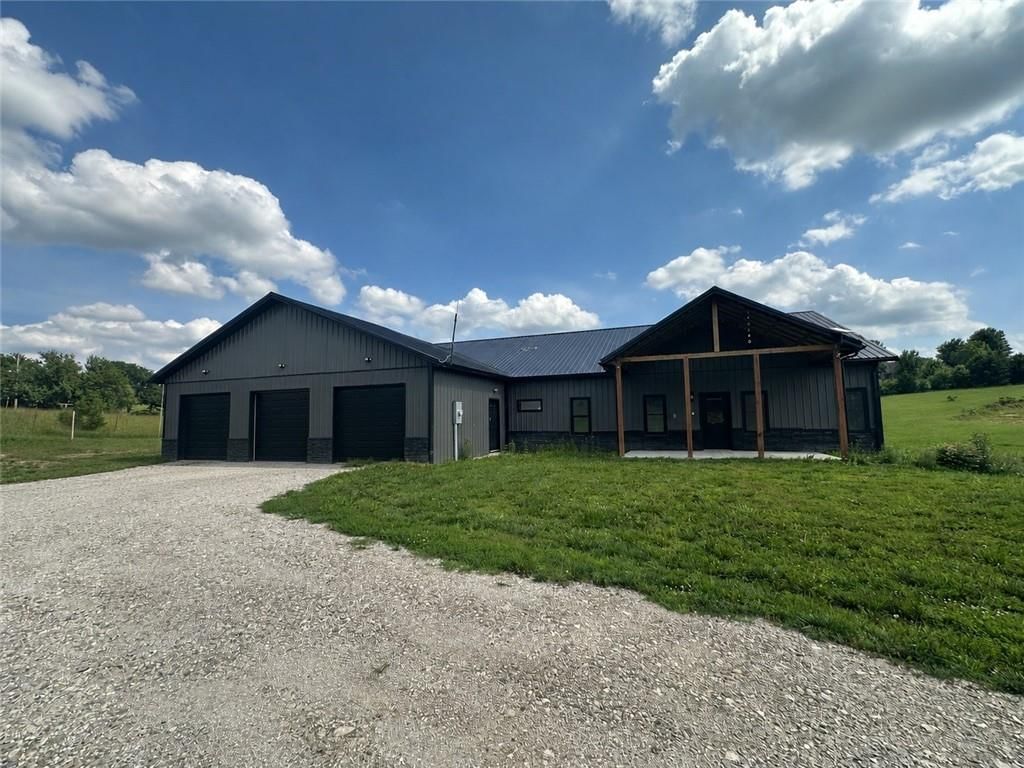 20691 Kansas Avenue, Tonganoxie, KS