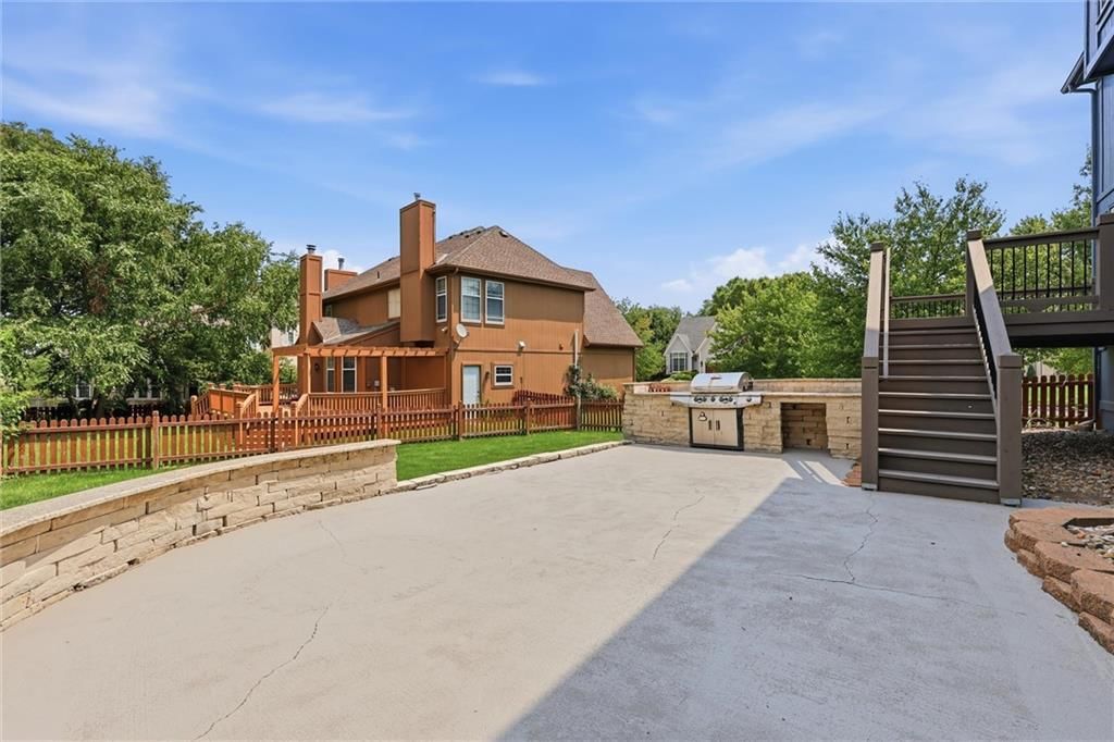 8900 W 148th Terrace — photo 40