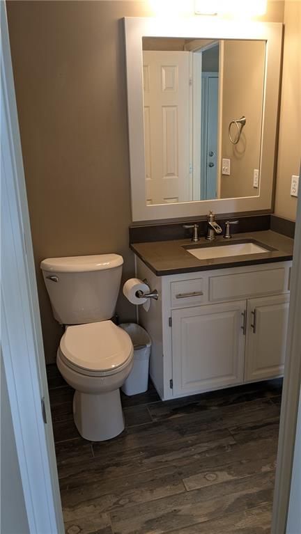 324 NE Woodbury Drive — photo 2