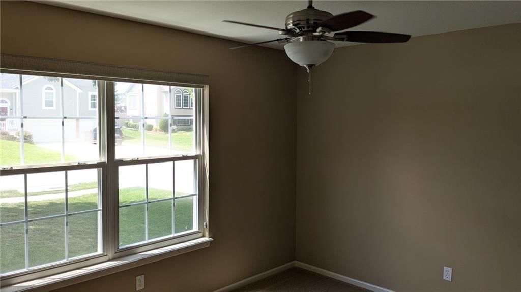 324 NE Woodbury Drive — photo 4