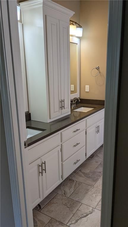324 NE Woodbury Drive — photo 9