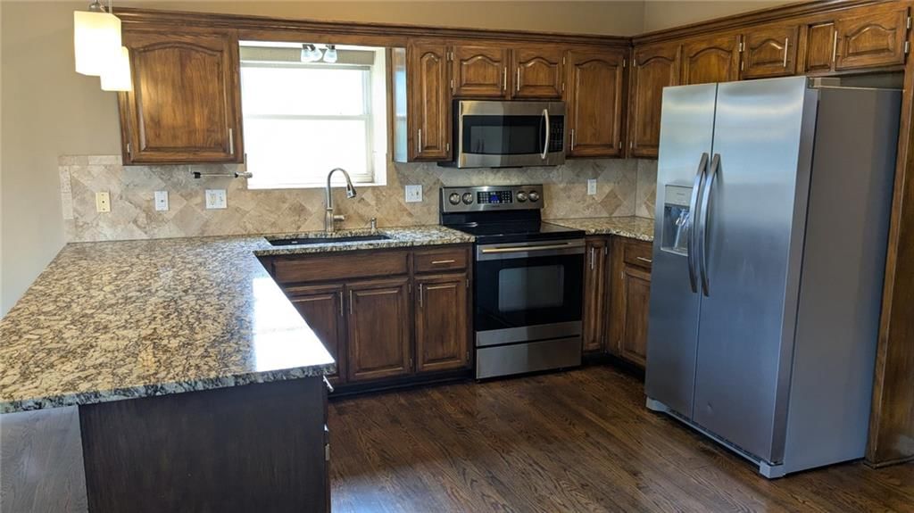 324 NE Woodbury Drive — photo 26