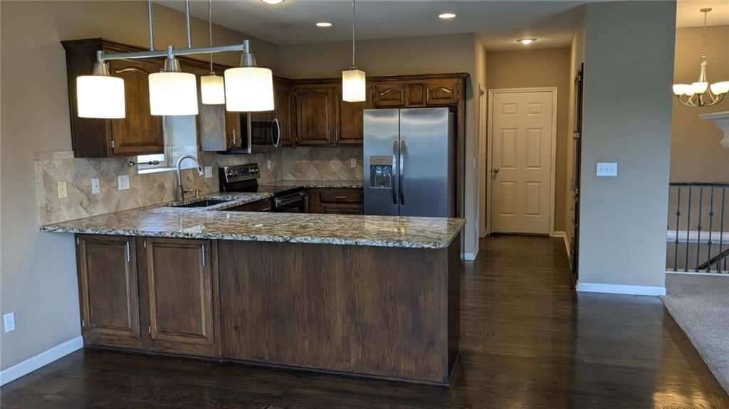 324 NE Woodbury Drive — photo 32