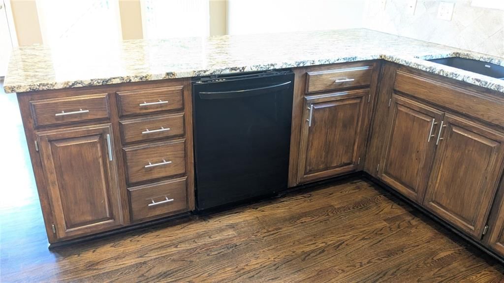 324 NE Woodbury Drive — photo 33