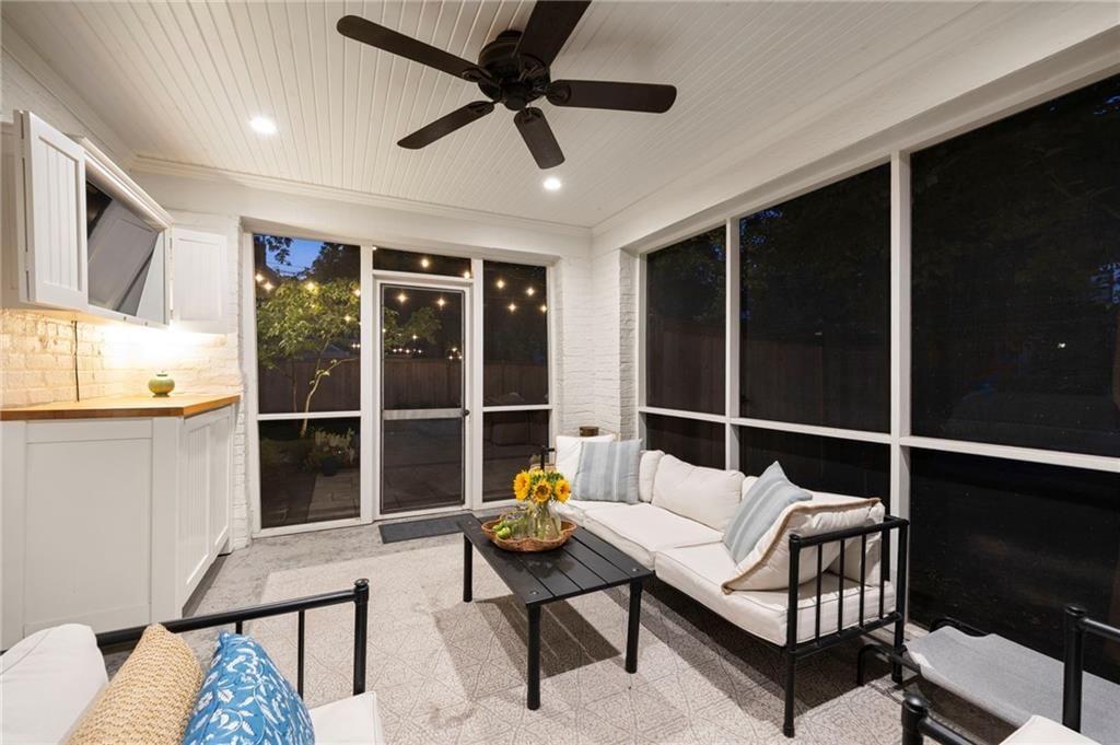1000 W Gregory Boulevard — photo 17