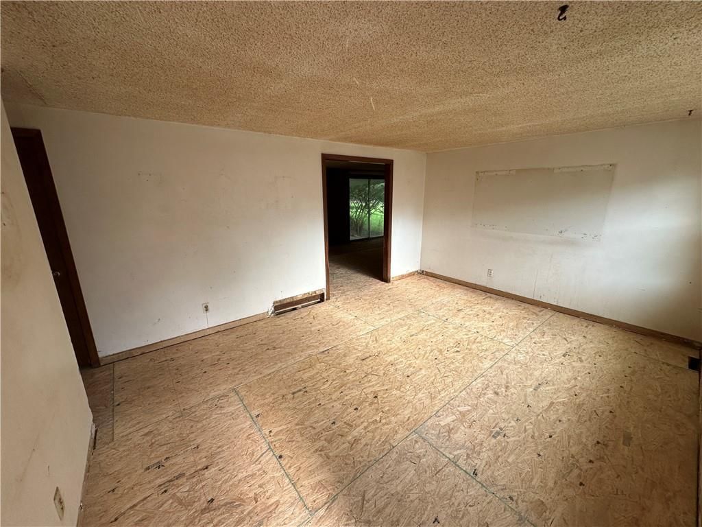 6303 N Broadway Street — photo 4