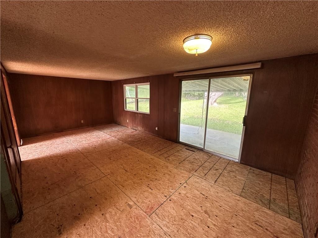 6303 N Broadway Street — photo 8