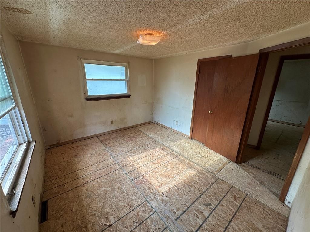 6303 N Broadway Street — photo 16