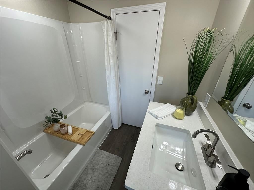 Photo 21 of 25 - 6303 N Broadway Street, Kansas City, MO 64118