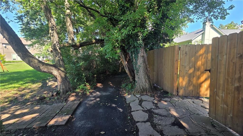 18410 W 117TH Street — photo 27