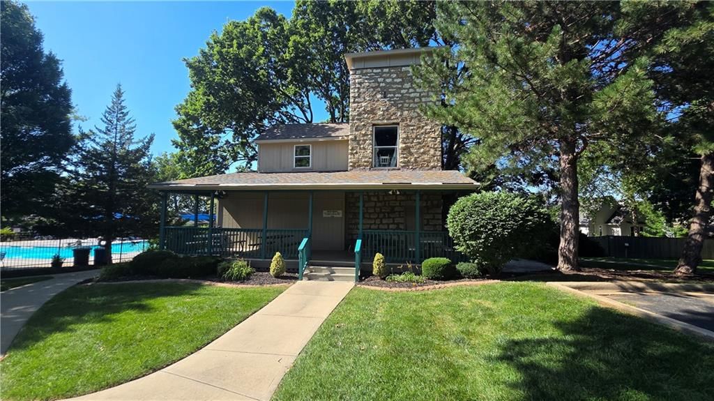 18410 W 117TH Street — photo 31