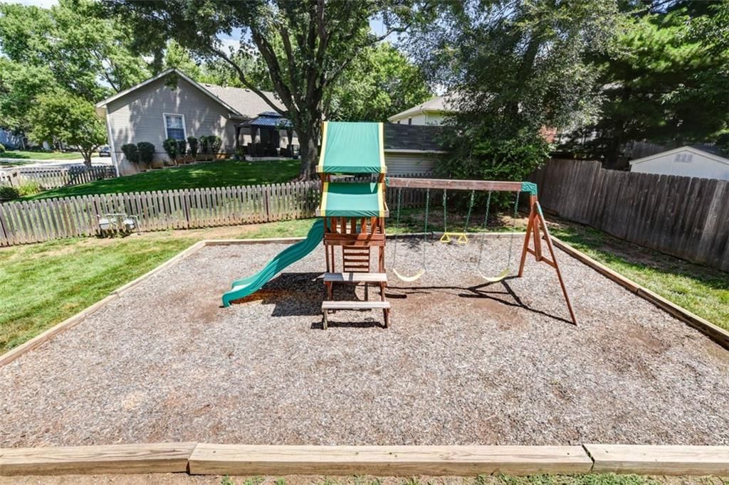 15316 W 122nd Terrace — photo 31