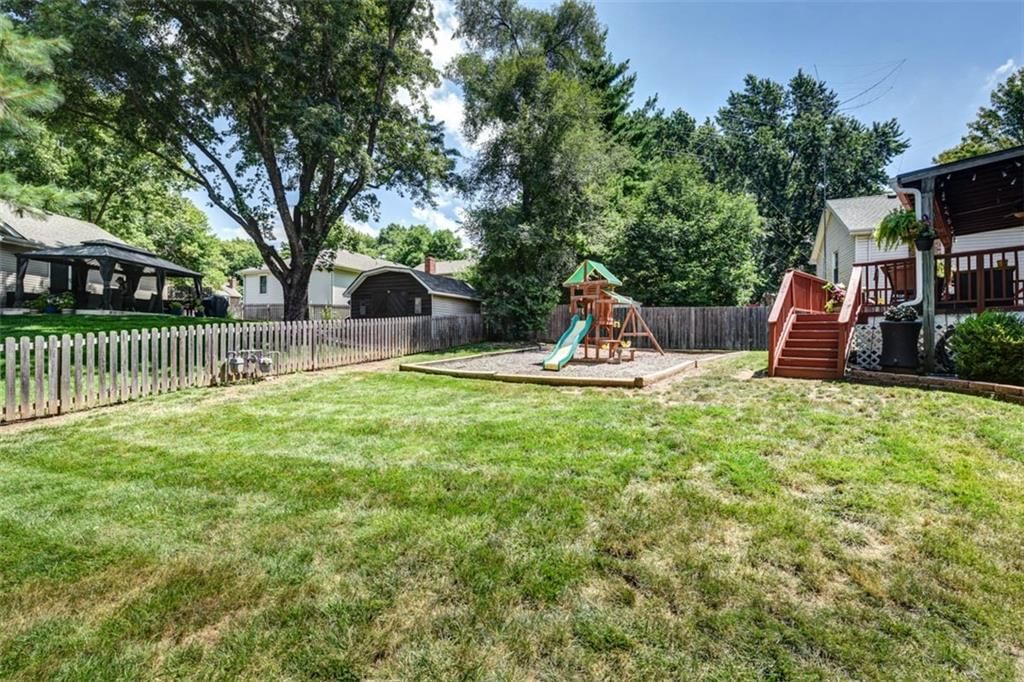 15316 W 122nd Terrace — photo 32