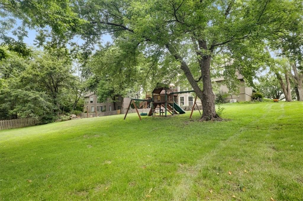 15819 Overbrook Lane — photo 46