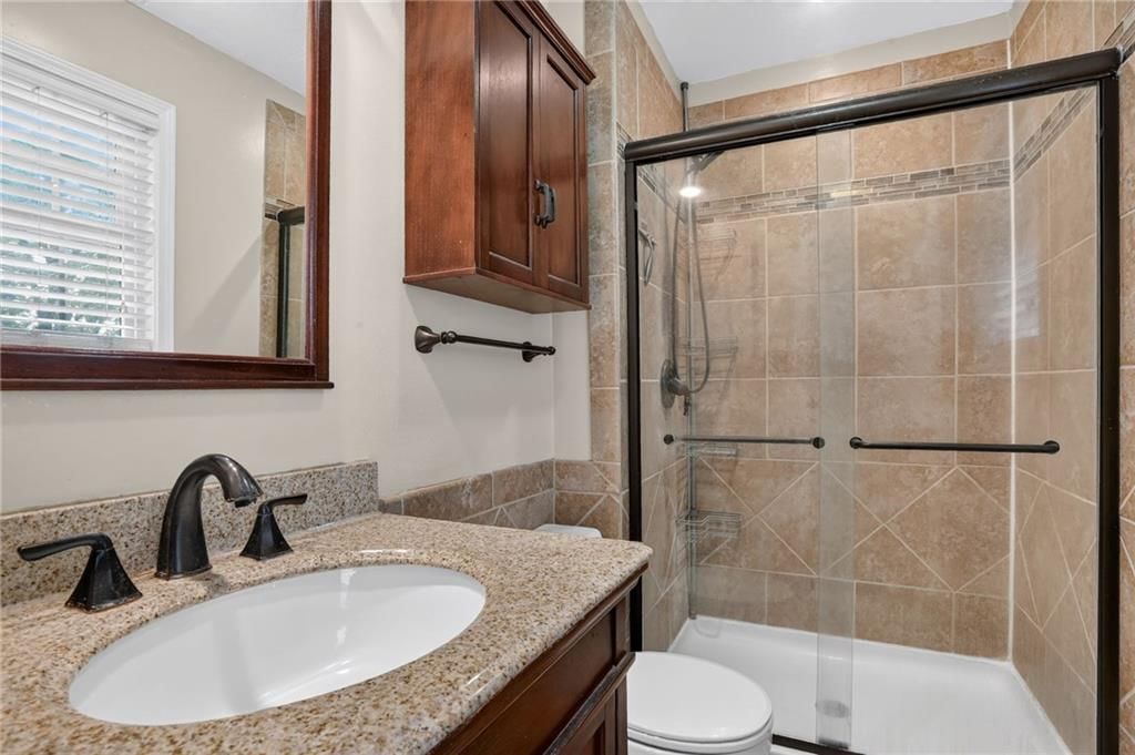 228 Richfield Court — photo 9