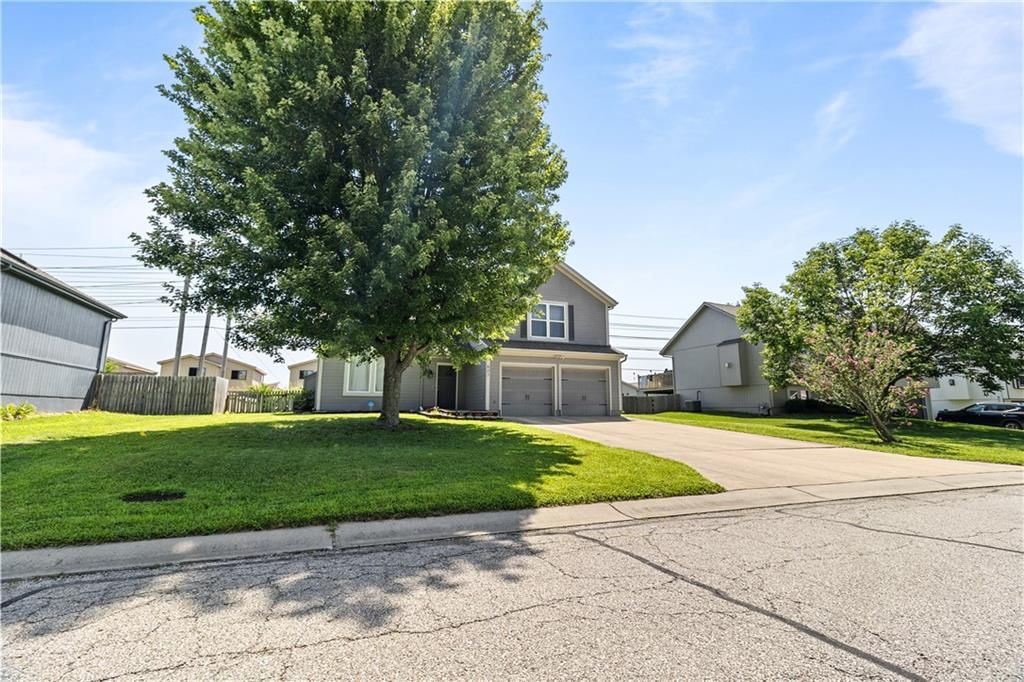 607 SE Joel Avenue — photo 2