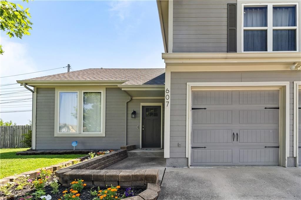607 SE Joel Avenue — photo 3