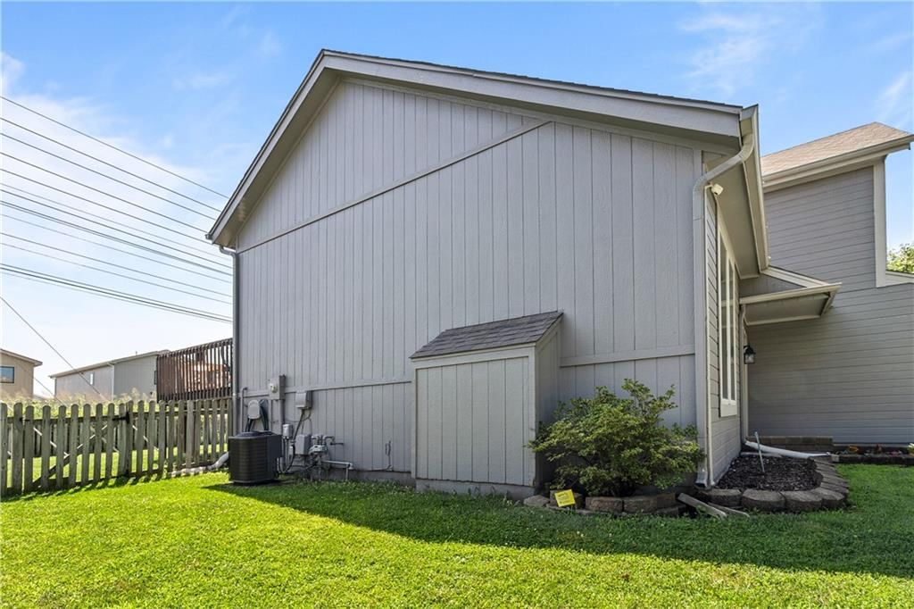 607 SE Joel Avenue — photo 31