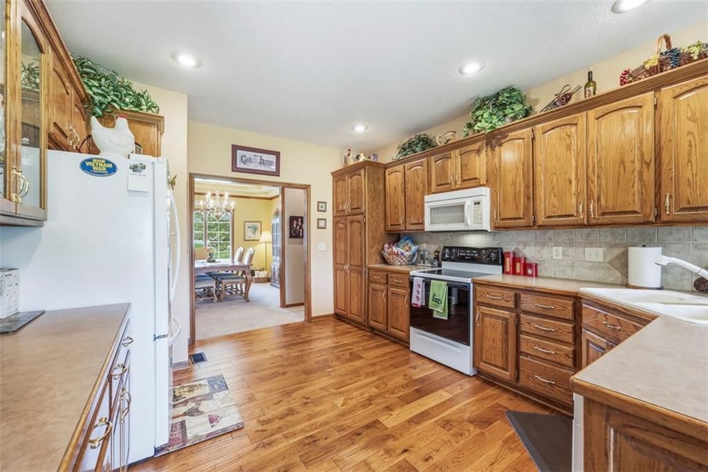 602 Canyon Drive — photo 16