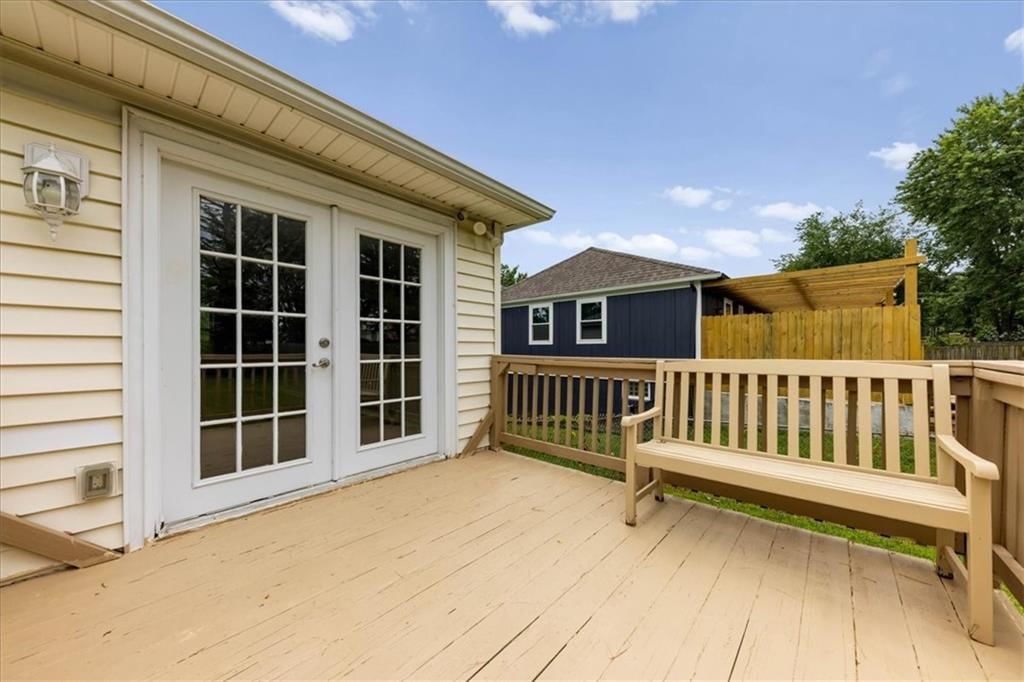 13020 S Sycamore Street — photo 26
