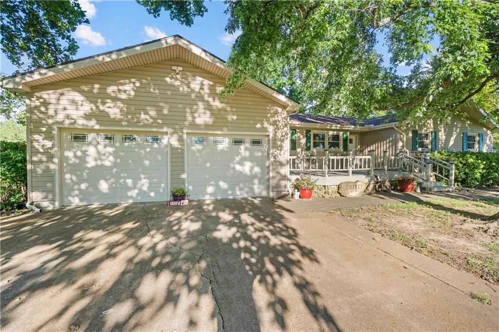 106 S Hazen Street, Erie, KS