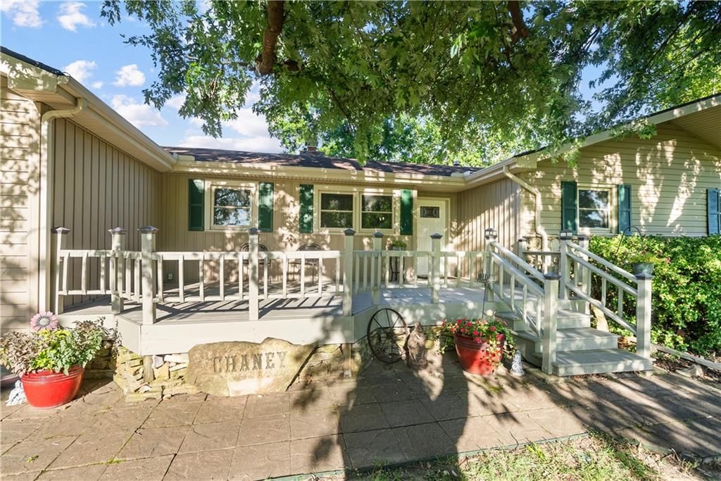 106 S Hazen Street — photo 4