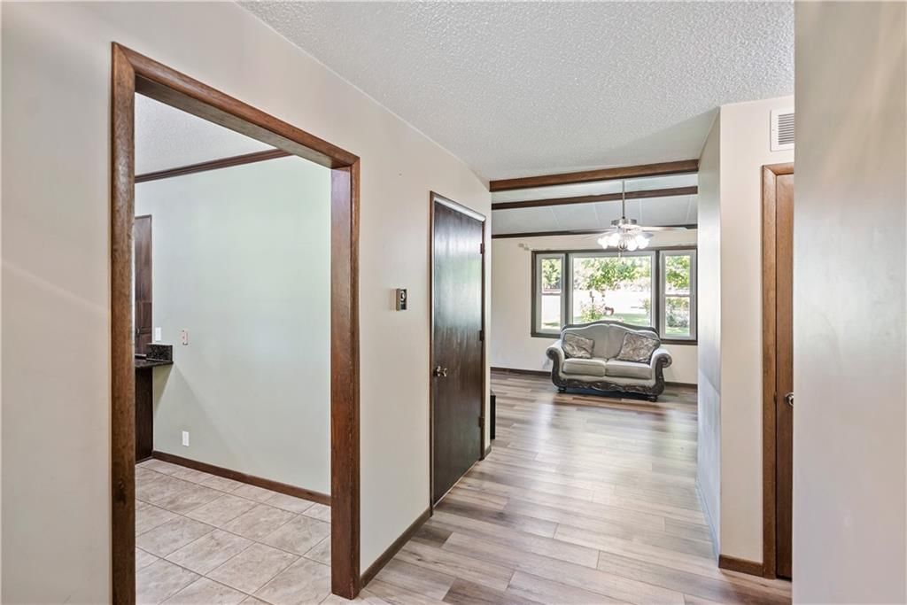 106 S Hazen Street — photo 12