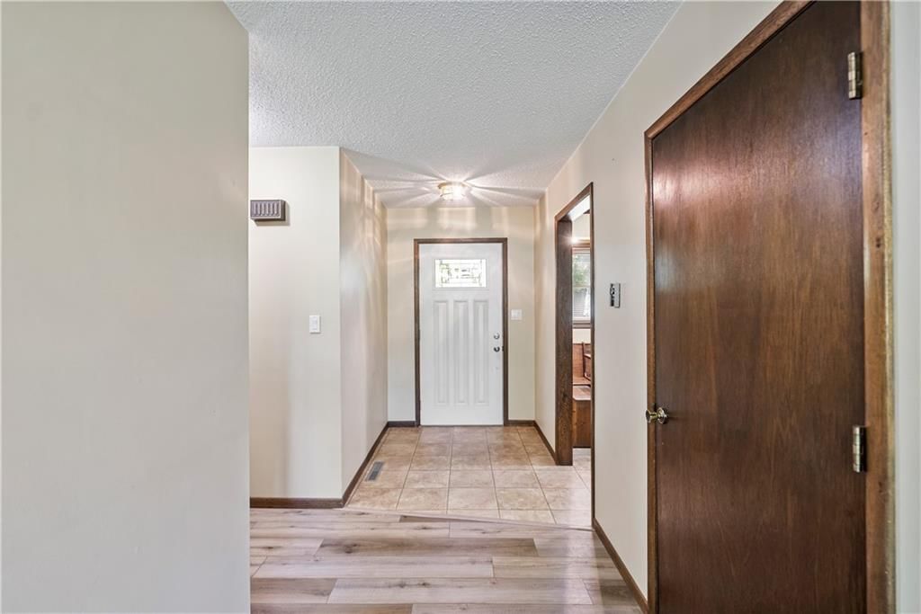 106 S Hazen Street — photo 13
