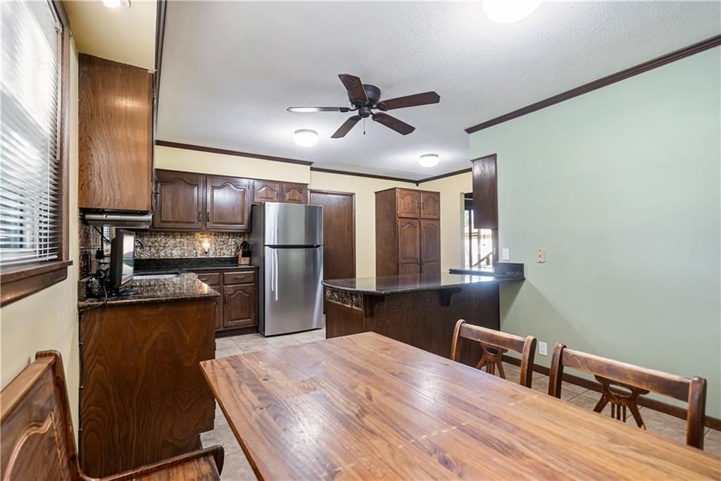 106 S Hazen Street — photo 18