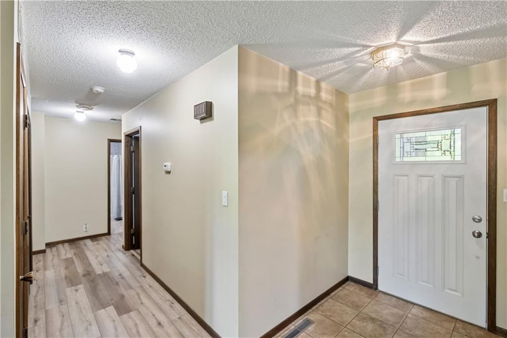 106 S Hazen Street — photo 23