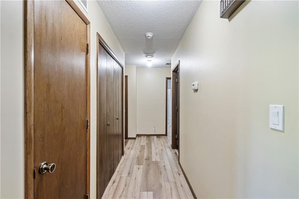 106 S Hazen Street — photo 24