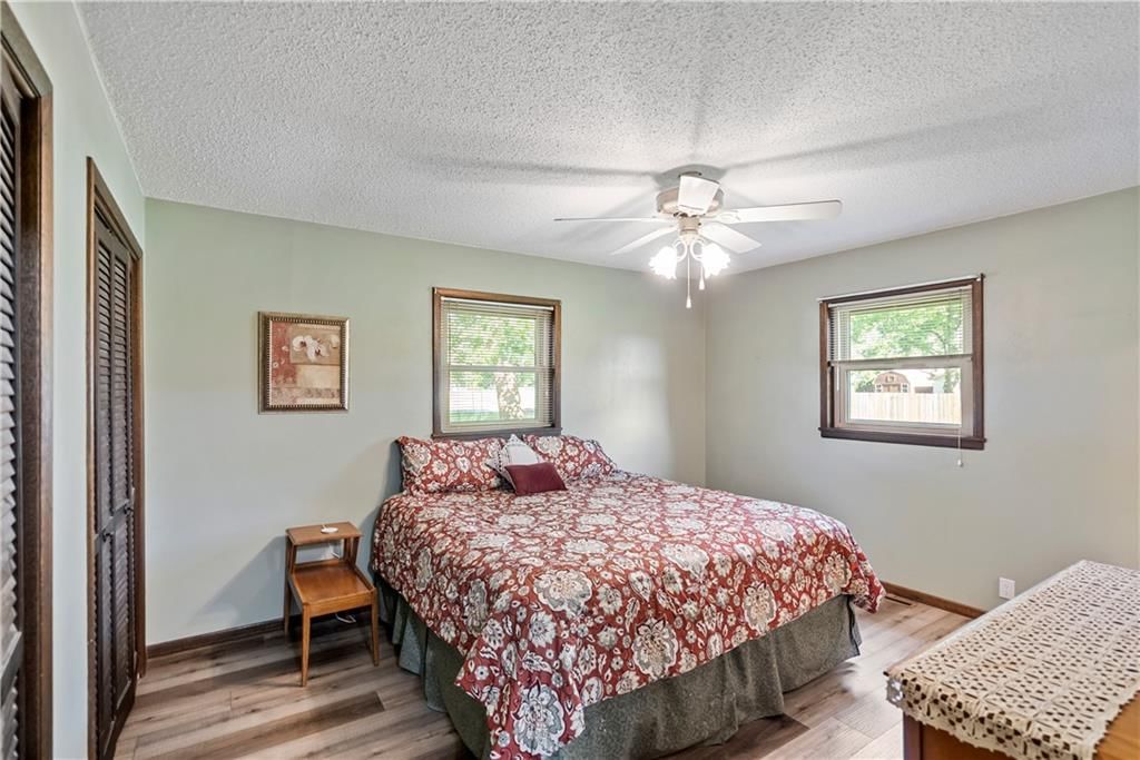 106 S Hazen Street — photo 33