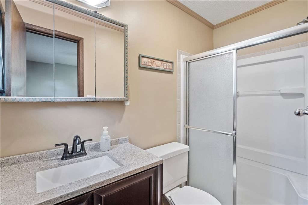 106 S Hazen Street — photo 35