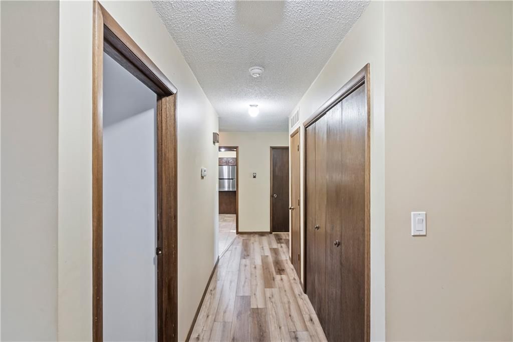 106 S Hazen Street — photo 36