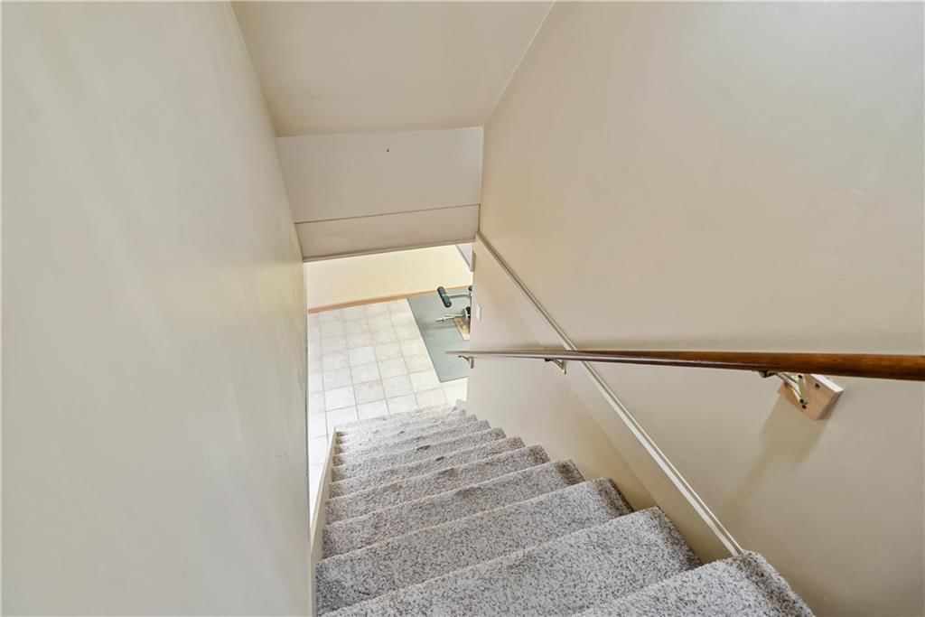 106 S Hazen Street — photo 38