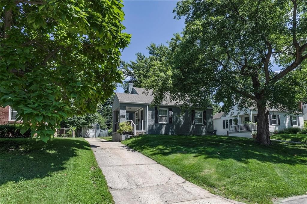 8119 Madison Avenue — photo 2