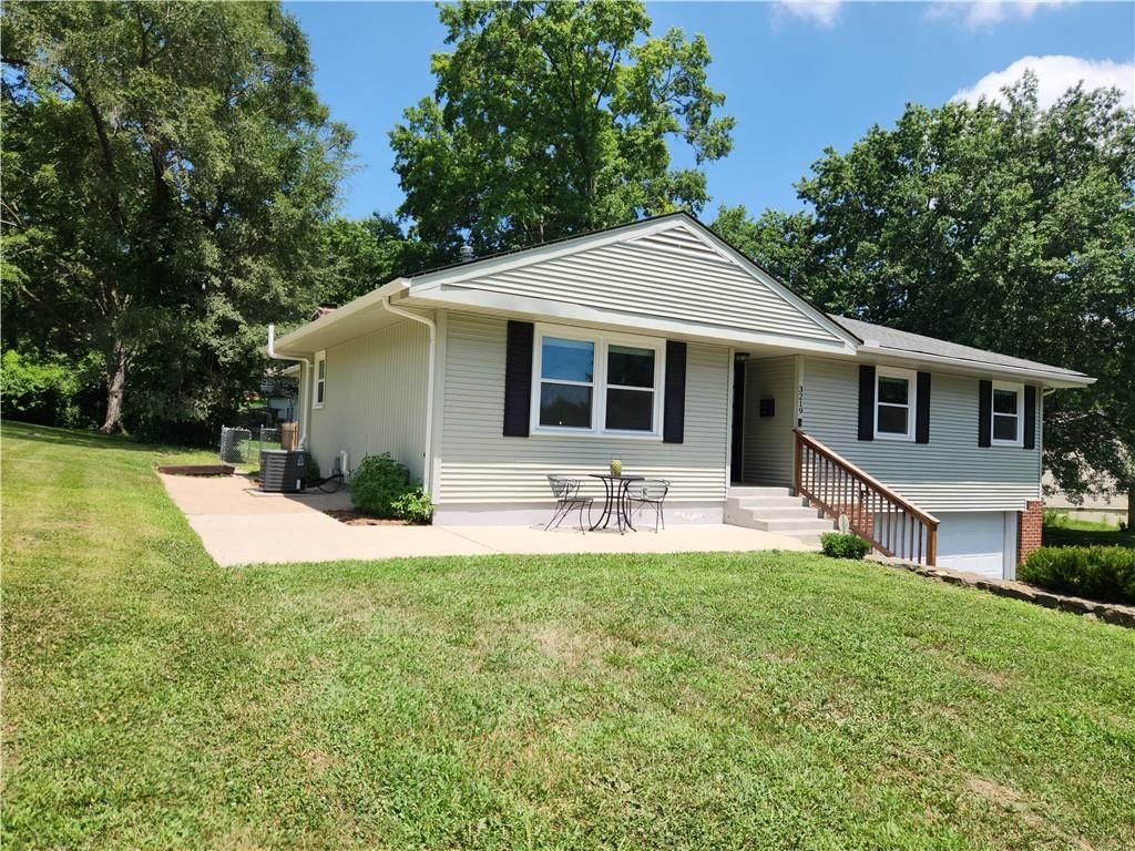 3219 S Vest Avenue — photo 3