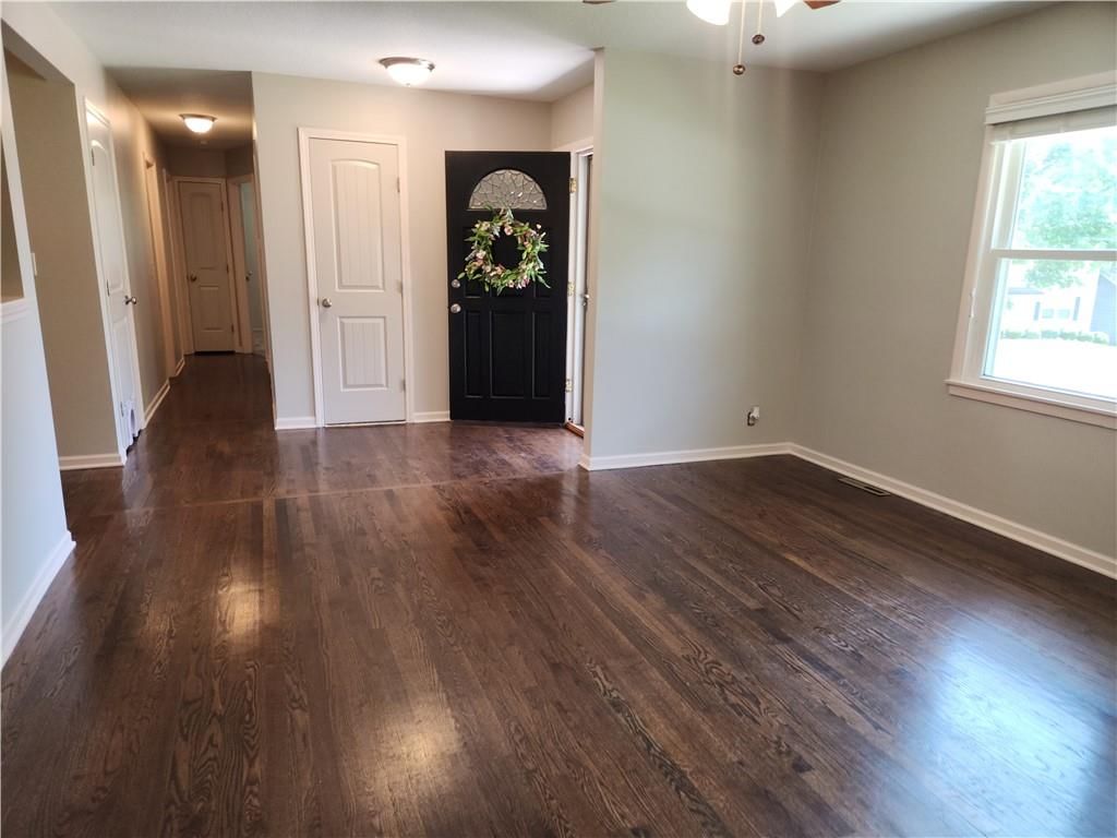 3219 S Vest Avenue — photo 4