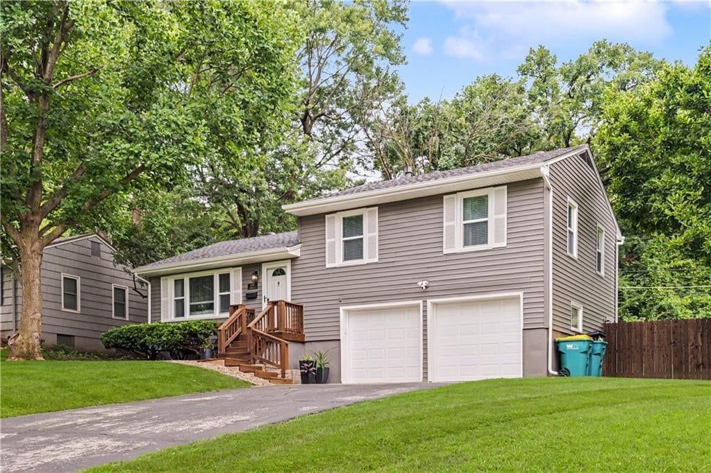 6704 Woodward Street — photo 2